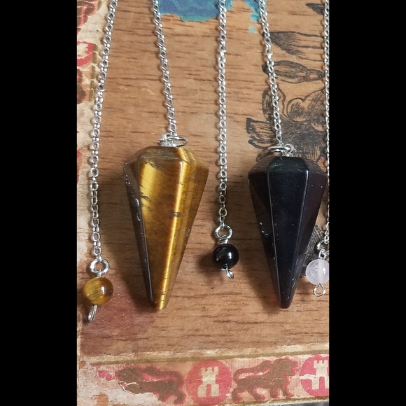 🌙💜Faceted Stone Pendulum - Picture 7 of 8